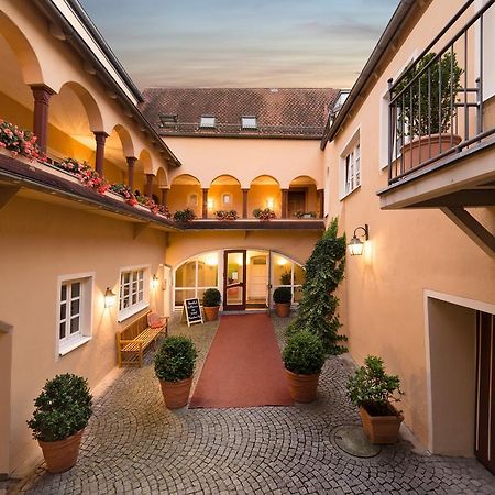 Boardinghouse Pfarrkirchen Hotel Buitenkant foto