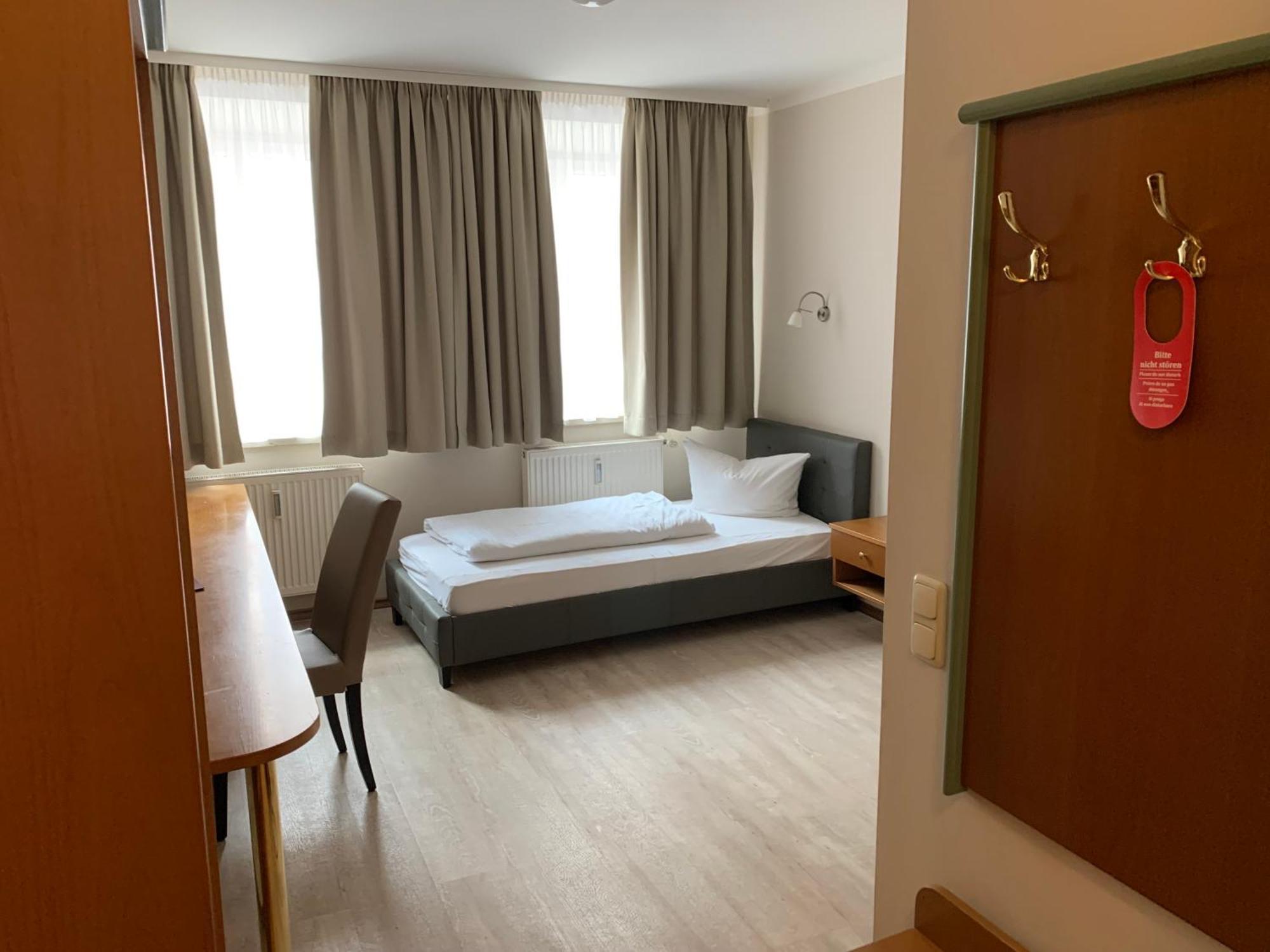 Boardinghouse Pfarrkirchen Hotel Buitenkant foto