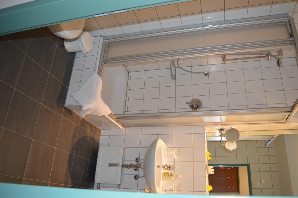 Boardinghouse Pfarrkirchen Hotel Buitenkant foto