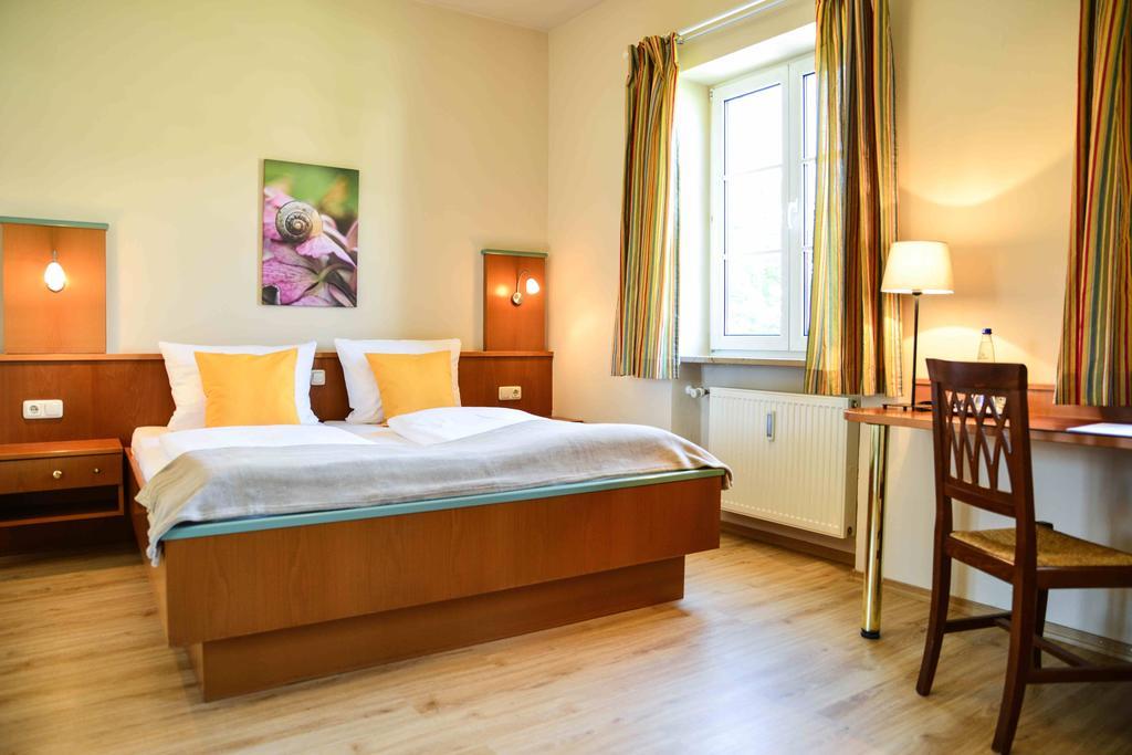 Boardinghouse Pfarrkirchen Hotel Kamer foto