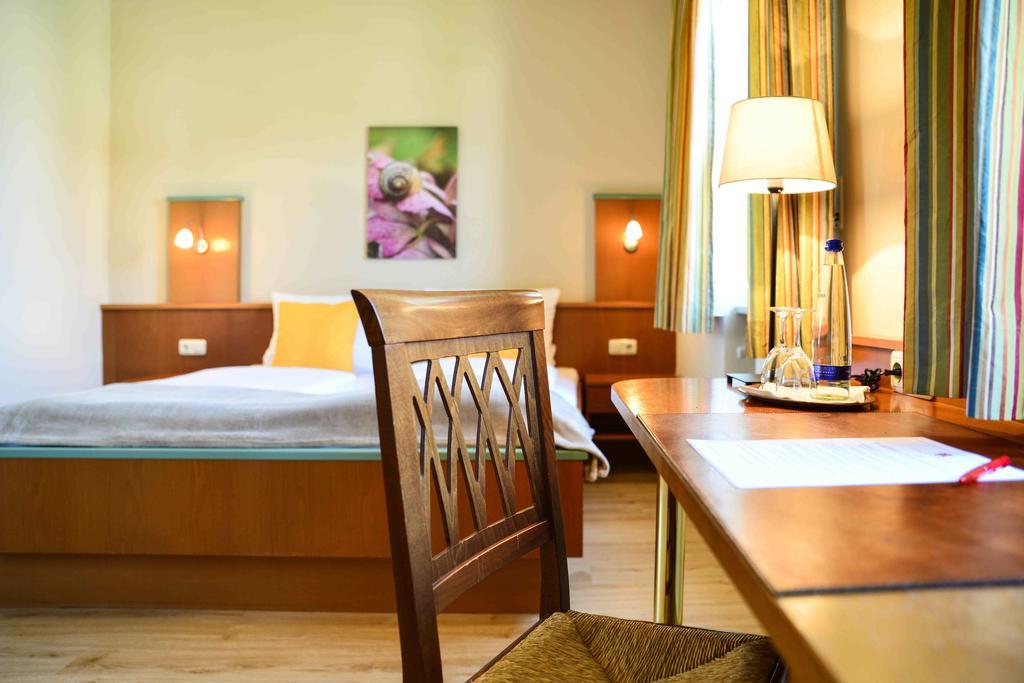 Boardinghouse Pfarrkirchen Hotel Kamer foto